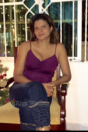 152747 - Yenis Age: 48 - Colombia