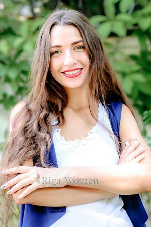 176467 - Viktoriya Age: 27 - Russia