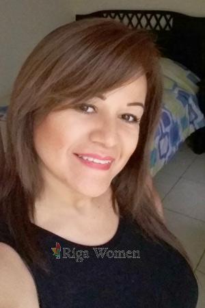 183622 - Laura Age: 58 - Costa Rica