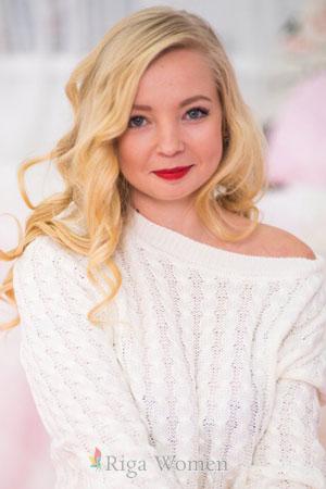 188204 - Alevtina Age: 30 - Russia