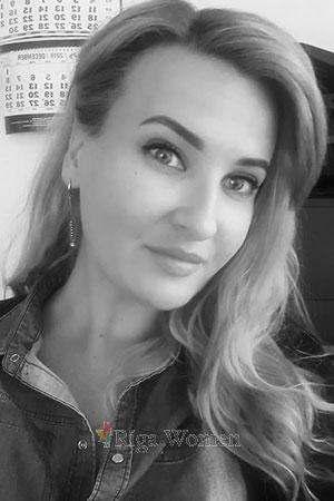 193112 - Julia Age: 40 - Russia