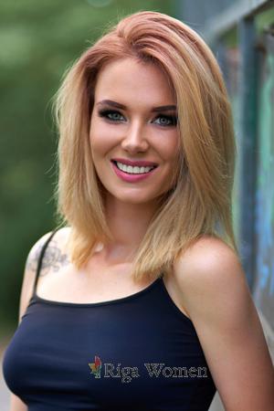 202122 - Irina Age: 35 - Ukraine