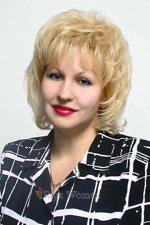 52749 - Svetlana Age: 42 - Russia