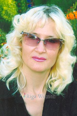 64782 - Svetlana Age: 40 - Russia